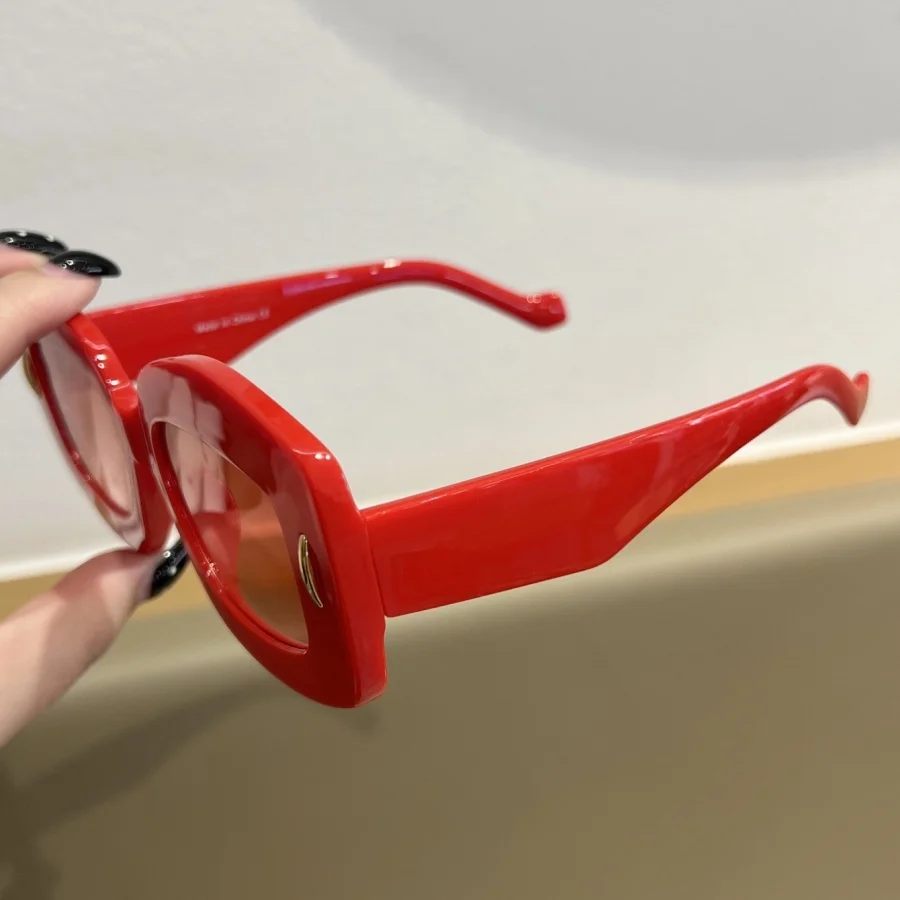 1 قطعة نظارات الموضة النسائية الجديدة إطار سميك أسود تصميم غير منتظم ملتوي عصري أنيق زينة عيد الميلاد الجمعة السوداء يوميا #5