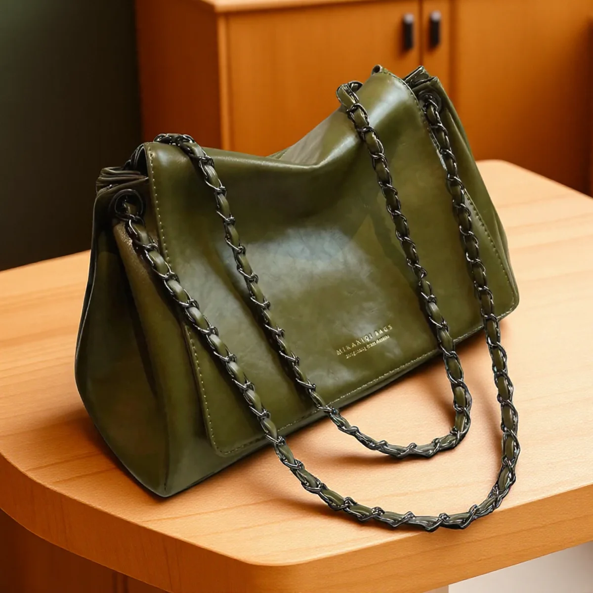 

Korean Retro Women New Hundreds Underarm Bag Senior Texture Oil Leather Chain Crossbody Tote Bag
