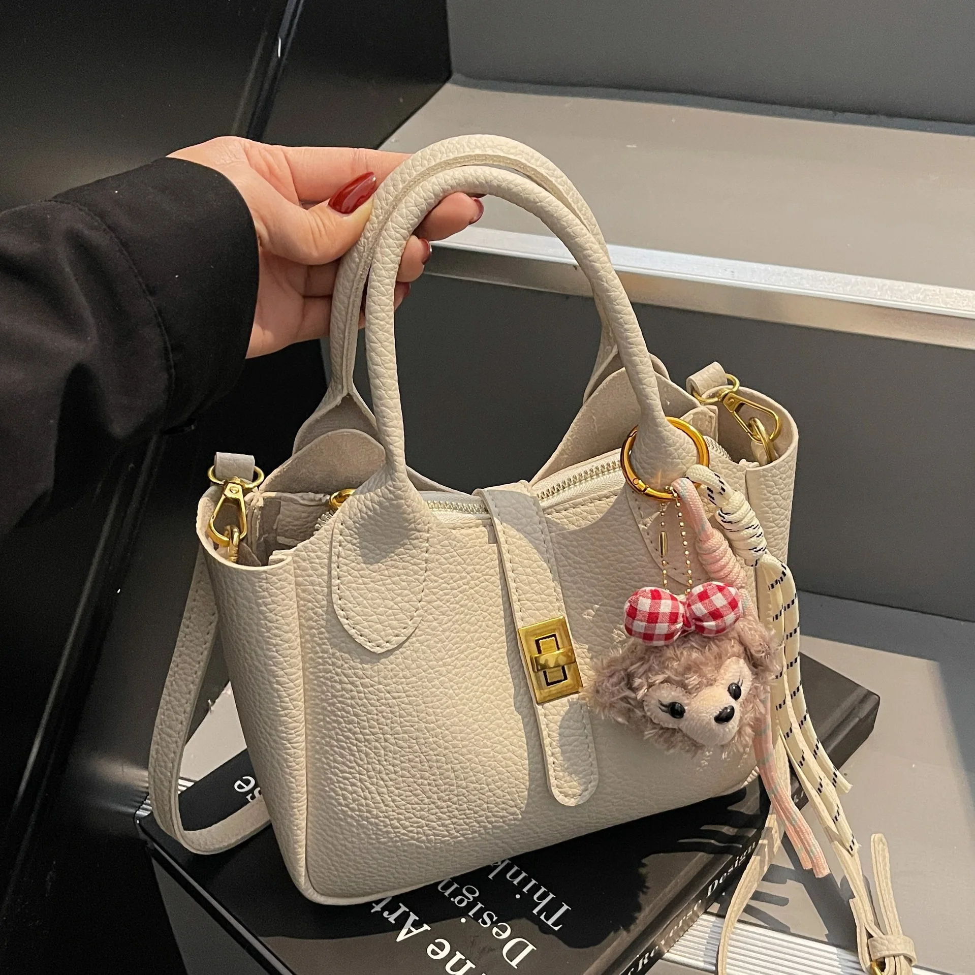 

Женская сумка-мешок из гальки, 2022, универсальная минималистичная роскошная сумка через плечо с верхней ручкой для работы и недели