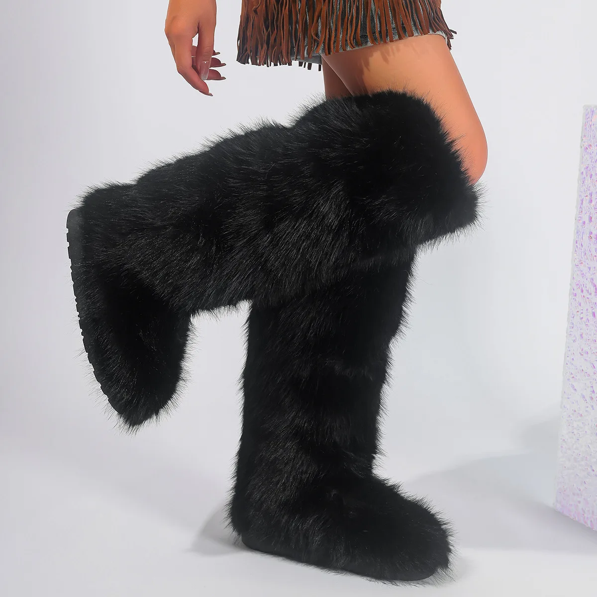 

IPPUEM Черные меховые сапоги до колена для женщин, новинка 2023 года, зима, большие размеры 44, зимние сапоги на плоском каблуке, длинная плюшевая обувь