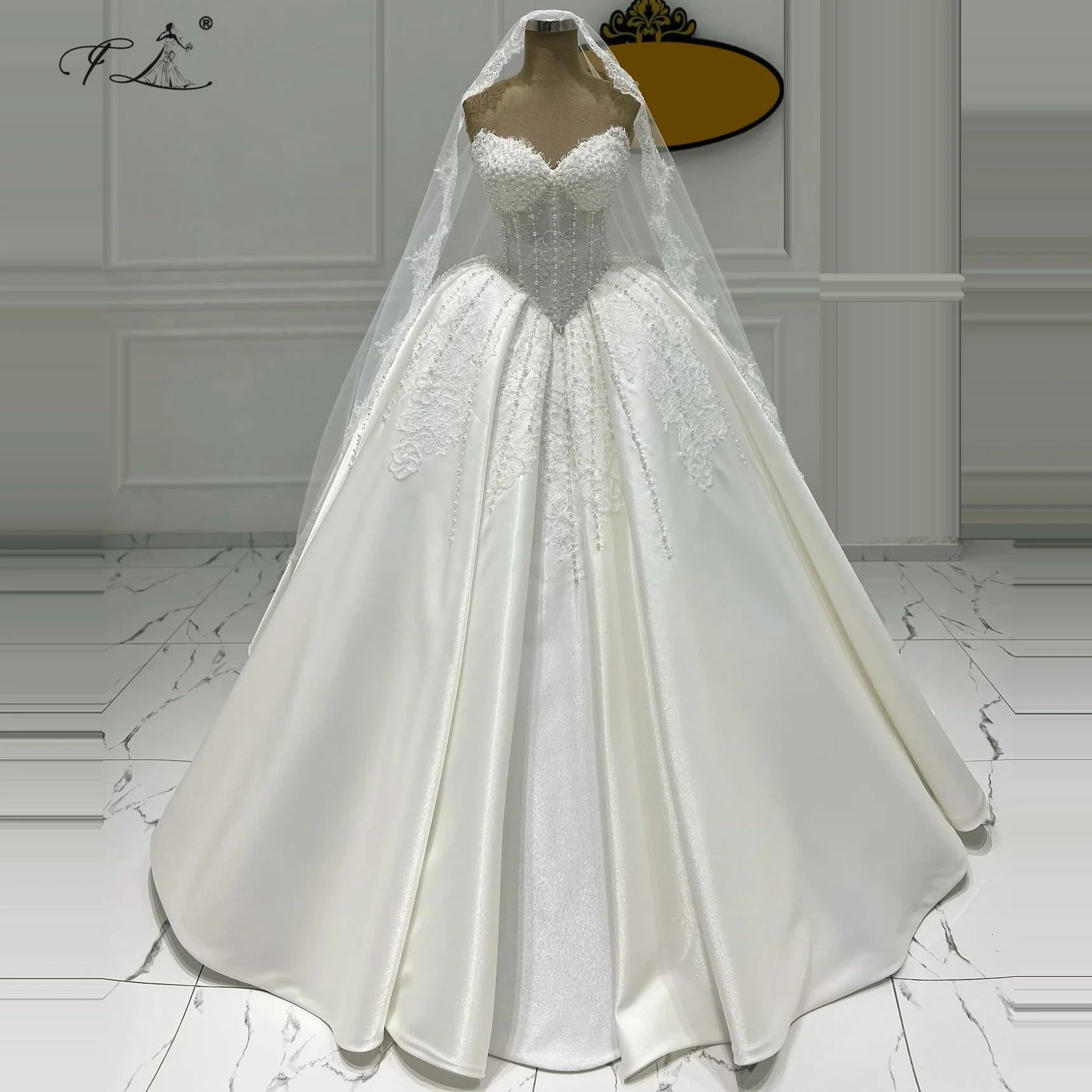 Lace Embroidered Wedding Dress Train Pearl Embellishments Satin Wedding Dress Large Dress Classic White Wedding Dress Vintage