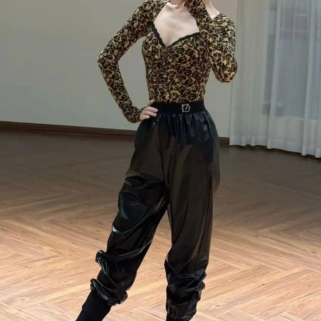 

Костюмы для латиноамериканских танцев 2026: Женский комплект с длинным рукавом, блестящие брюки, одежда для тренировок и практики латиноамериканских танцев DN22725