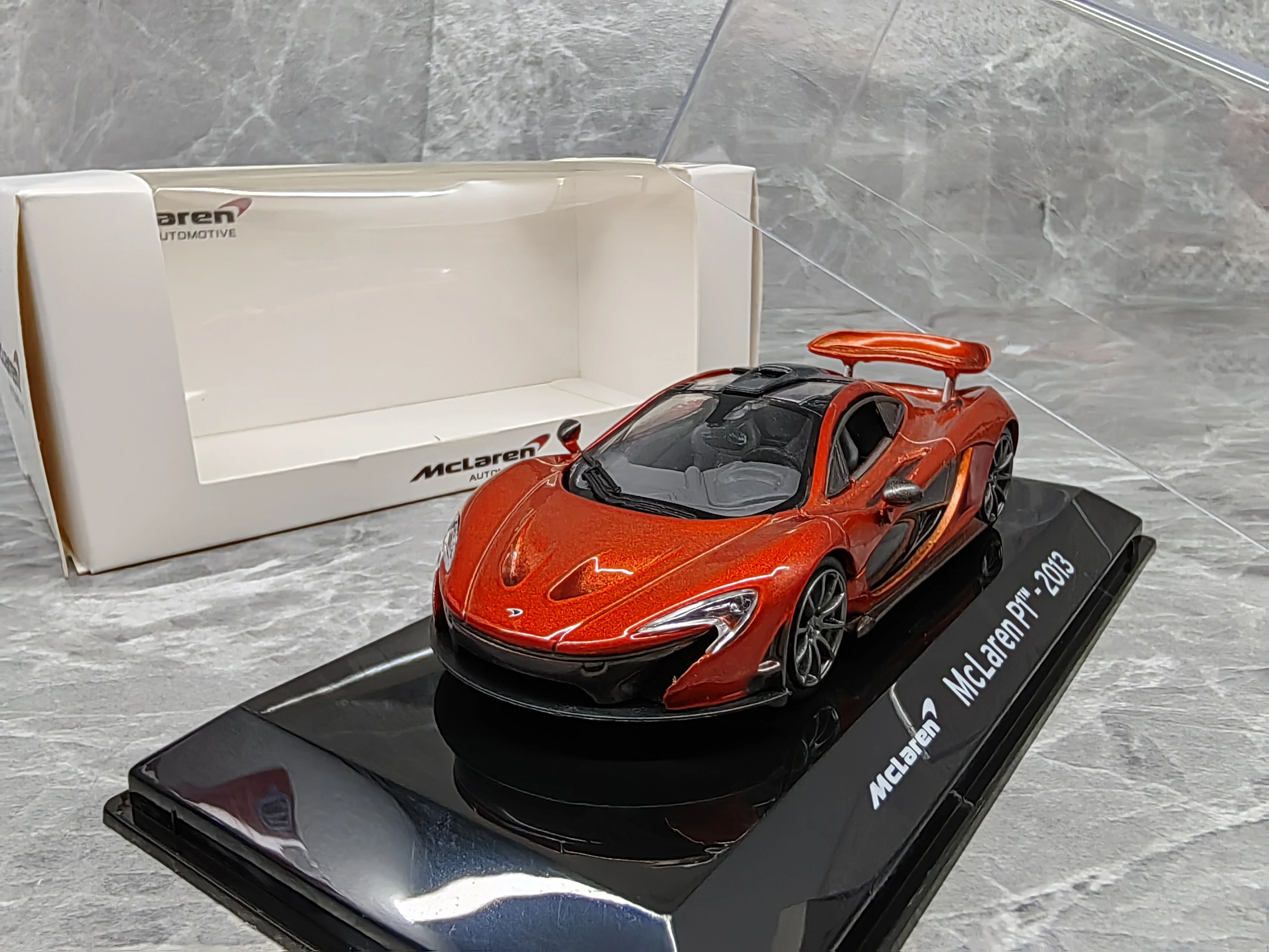 

Diecast 1/43 Scale McLaren P1 Alloy Sports Car Simulation Car Model Collectible Toy Gift Souvenir Display