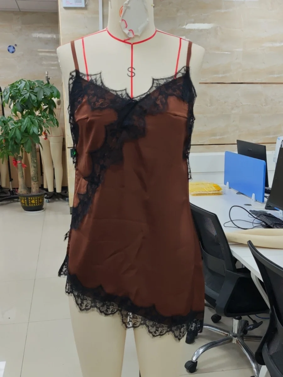 Eleganckie satynowe topy damskie z koronkowym wykończeniem, asymetryczne codzienne kamizelki, letnia moda, topy bez rękawów, odzież uliczna.