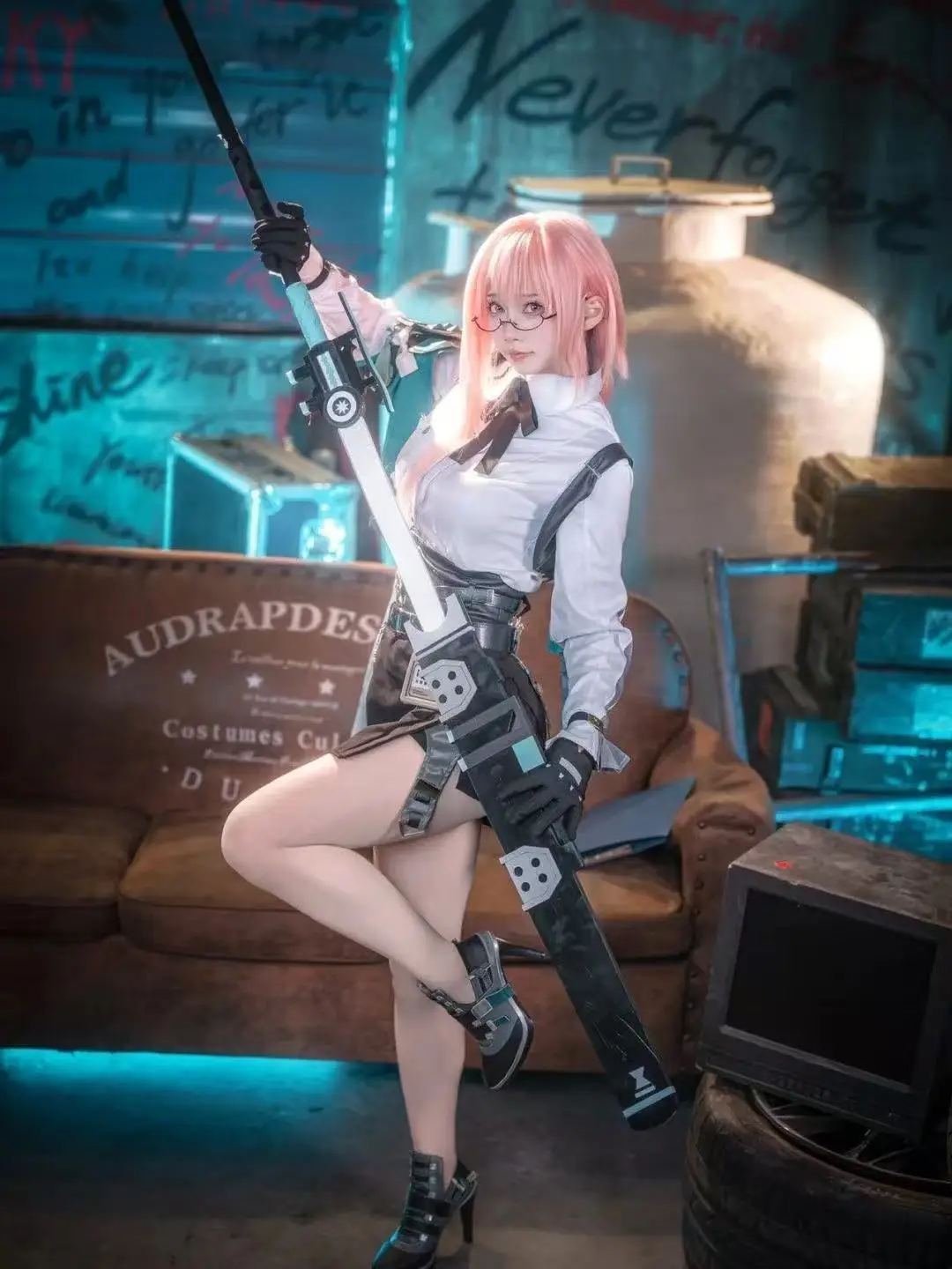 Tsukishiro Yanagi Cosplay Anime Spiel Zenless Zone Zero Cosplay Kostüm Rosa Langes Haar Rollenspiel Schuhe Halloween Zubehör