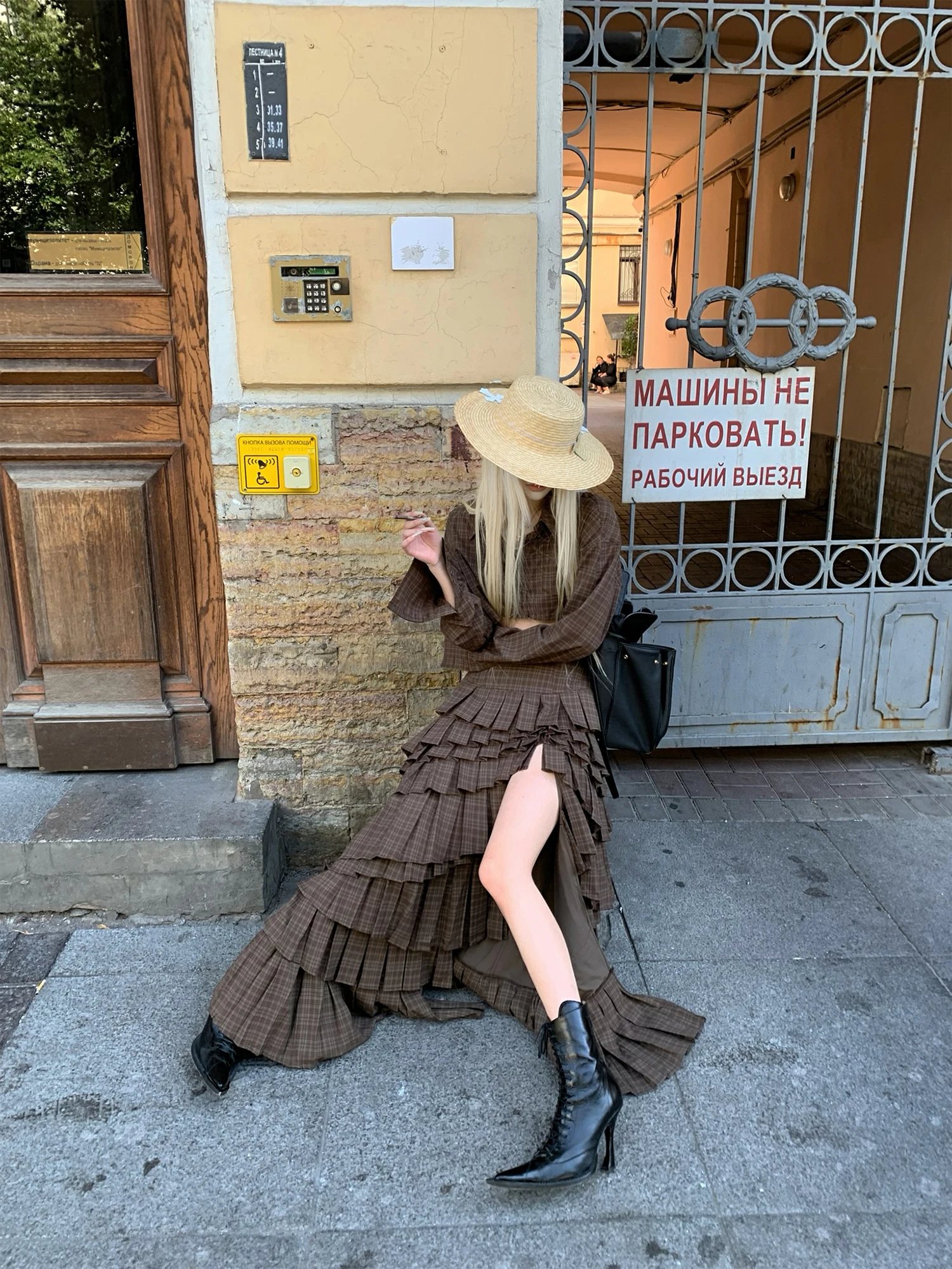 원래 갈색 격자 무늬 짧은 긴 소매 블라우스와 긴 케이크 스커트 2pcs 세트 여성 한국어 하이 스트리트 멋진 여자 봄 세트