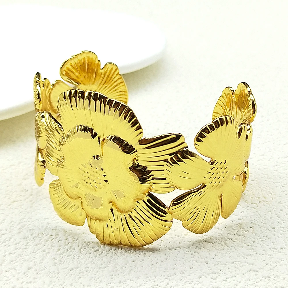 

Fashion Flower Female Bracelet For Women Girls Stainless Steel Gold Color Charm Party Wedding Open Hand Chain Jewelry Gifts