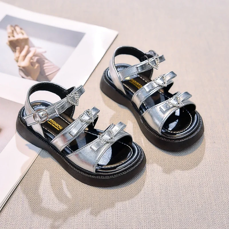 Girls Princess Shoes Open Toes Elegant Children Sandals Crystal Love Heart Chic 2025 Summer New Kids Beach Shoes Sweet Non-slip