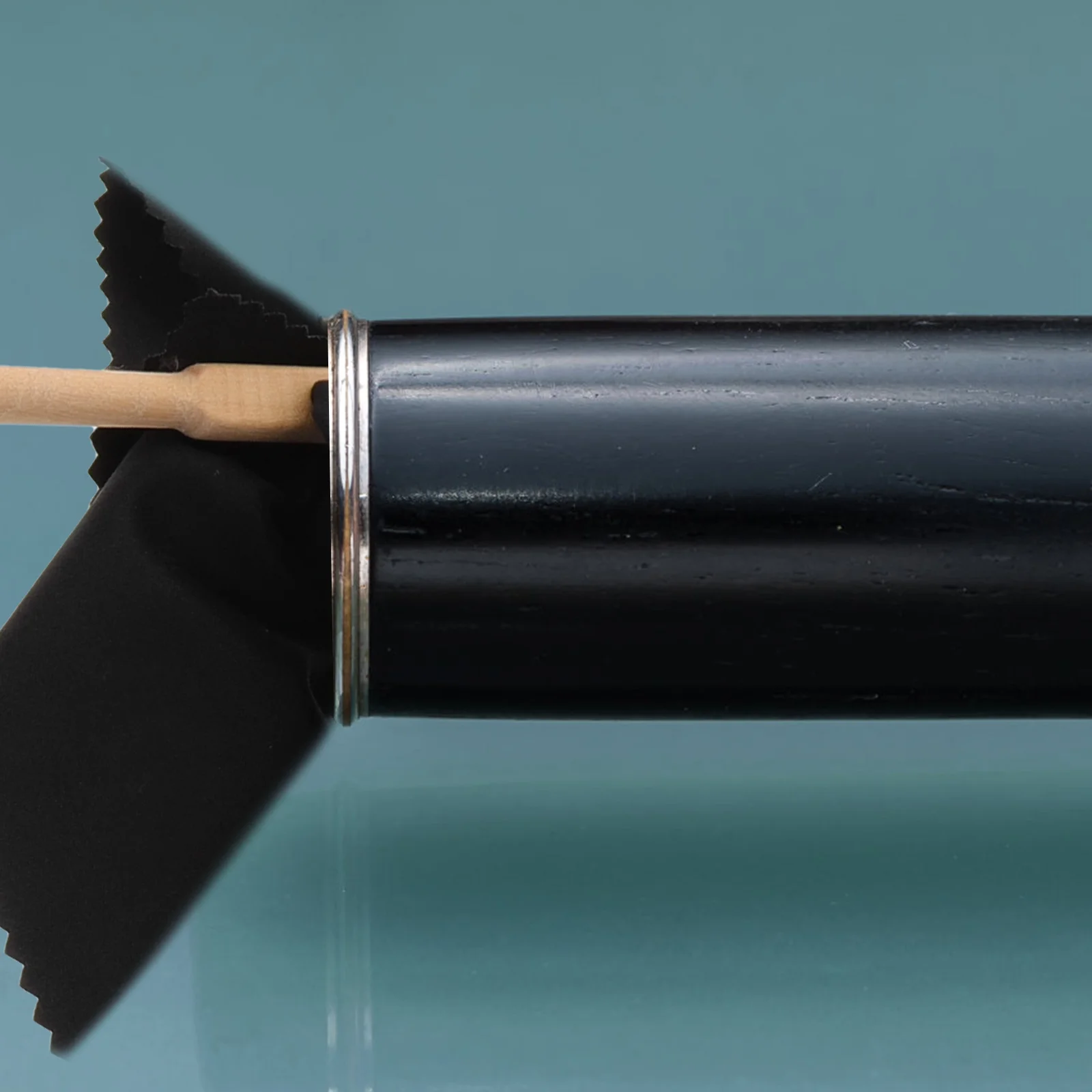 

2 Flute Cleaning Rods Durable Supple Cloths for Clarinet Maintenance Kit Portable Musical Instrument Accessories