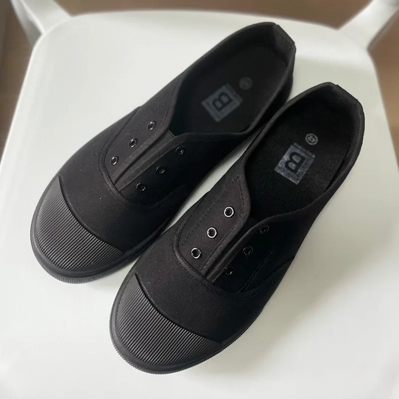 2025 ربيع جديد حذاء قماش النساء الرجال زوجين أحذية رياضية كاجوال موضة مسطحة الانزلاق على الطالب الكورية نمط