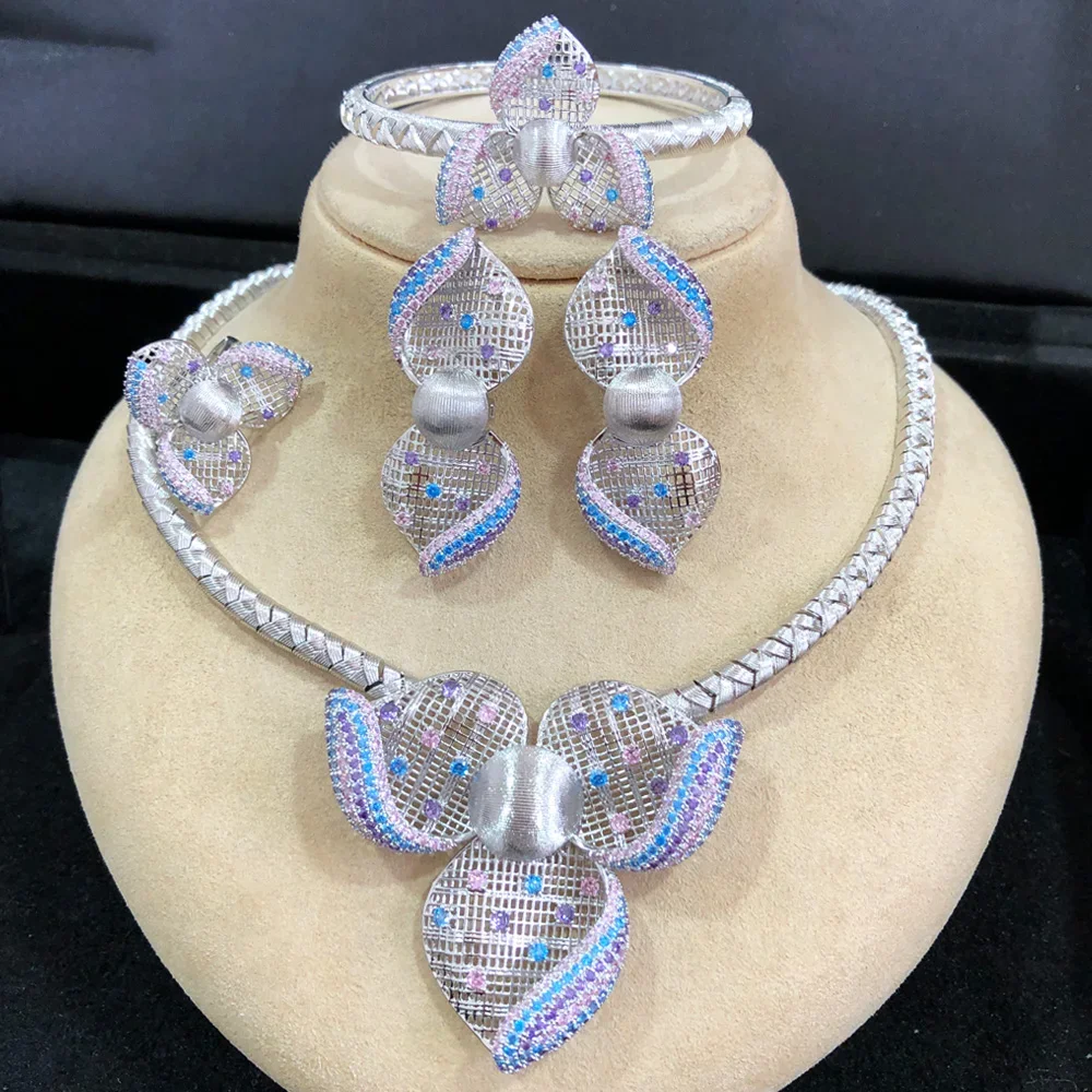 

Soramoore Роскошные большие комплекты ювелирных изделий из 4 предметов для женщин, повседневные блестящие модные оригинальные подарки для девочек, цветение, свадебные аксессуары высокого качества