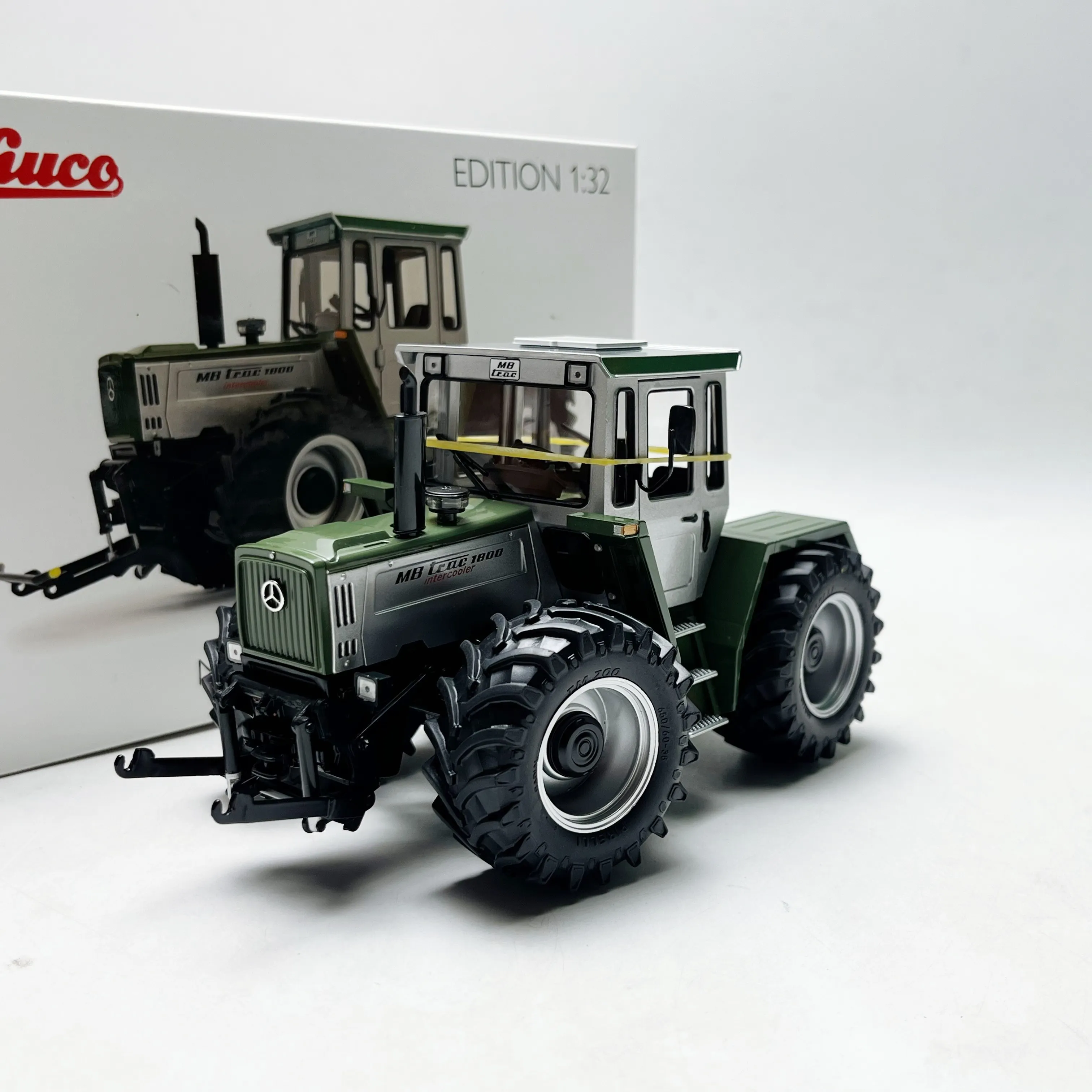 Modelo de coche de aleación de Tractor Schuco 1/32 escala MB TRAC 1800 fundido a presión