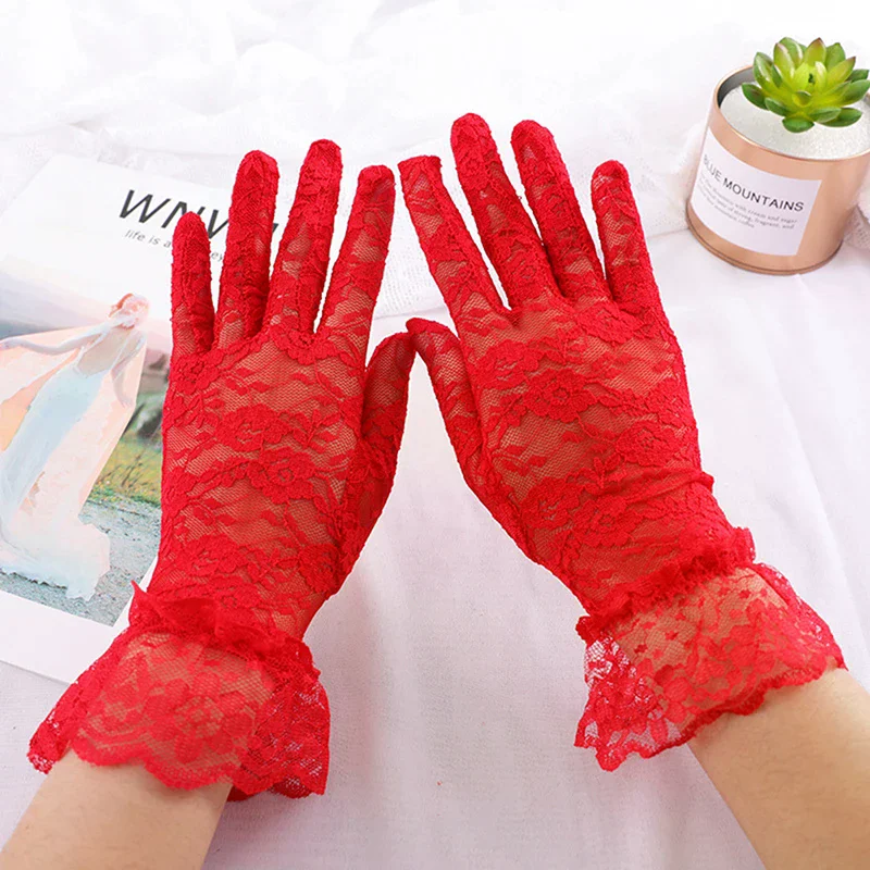 Vintage Sheer Short Lace Gloves Wedding Gloves Derby Tea Party Wrist Length Floral Gloves for Dinner Fancy Costume Accessories