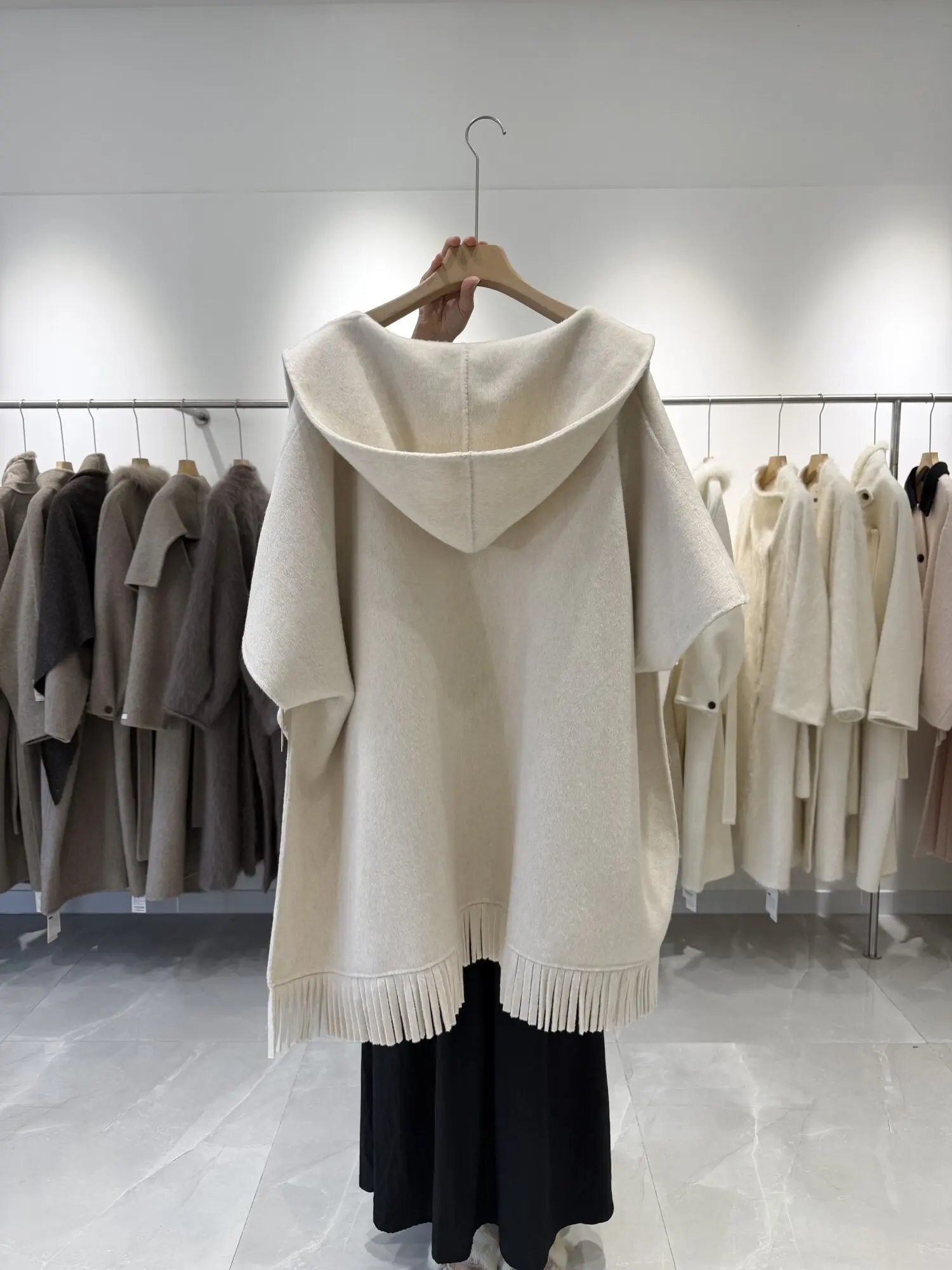 Women Autumn Winter New Hooded Tassel Double Face Wool Cape Coat Retro Luxury Loose Shawl Style Thick Warm Wool Outerwear