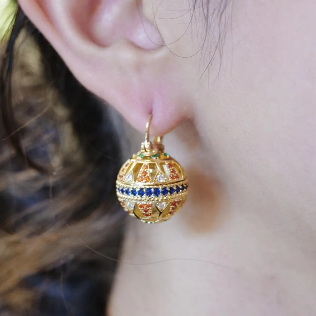 A Pair Of Colorful Zircon Ball Earrings, High-End Fashion And Simple, Suitable For Girls To Wear At Banquets, Weddings And Parti