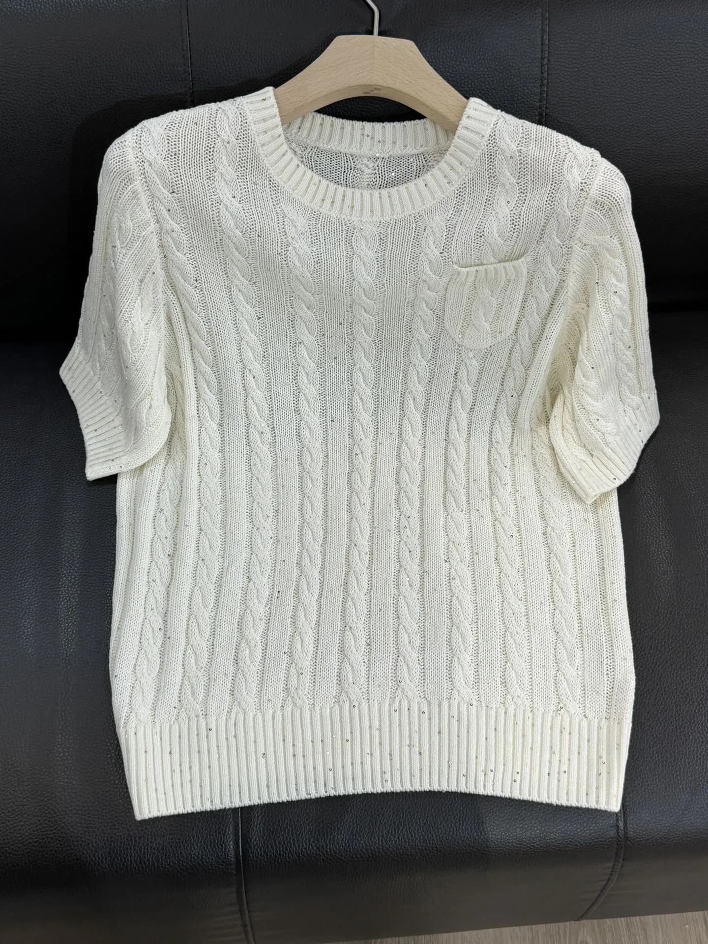 Exquisite shiny twisted yarn knitted round neck top