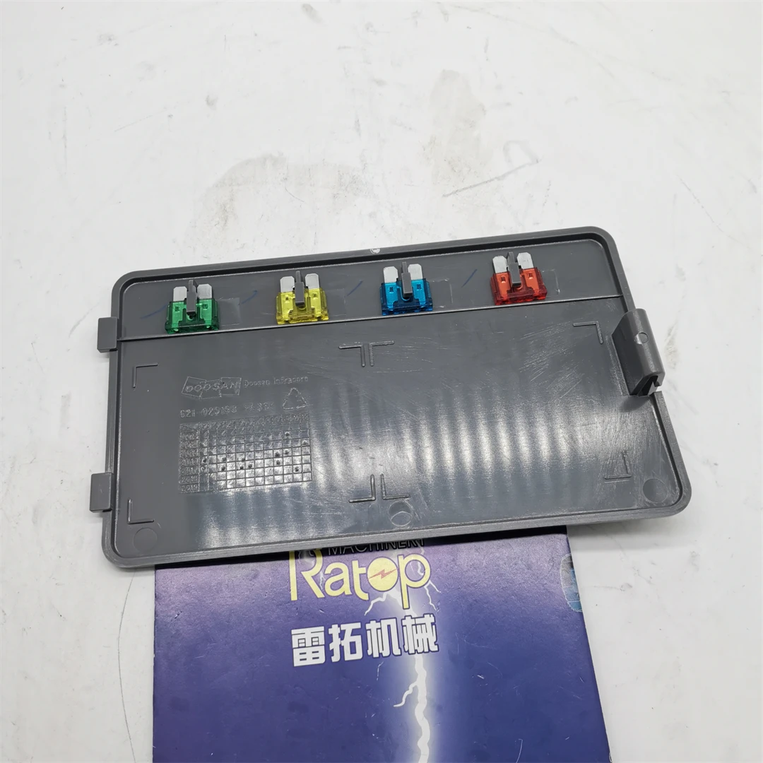 

DX225 DX300 Excavator Cabin Rear Fuse Cover Left 110508-16004 DX480LCA DX500LCA DX520LCA Heater Cover 621-02919B