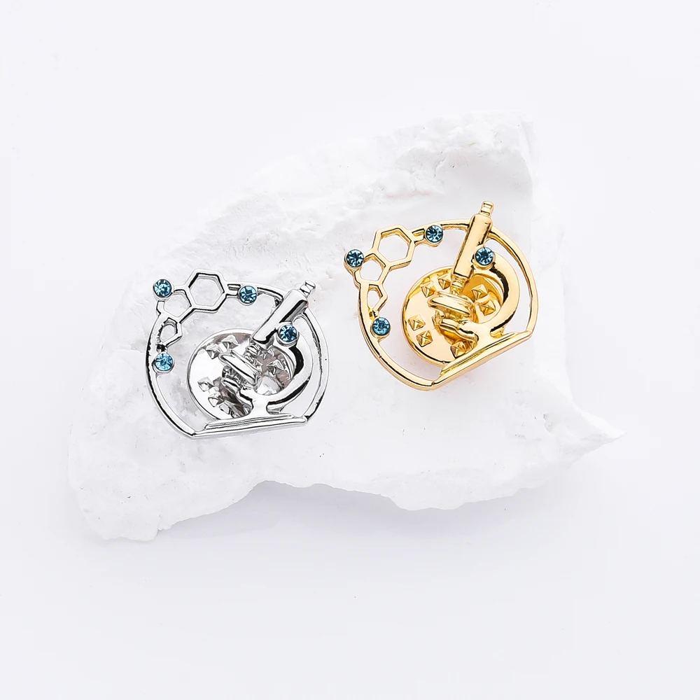 Hanreshe Inlaid Crystal Microscope Brooch Pin Science Lab Jewelry Accessories for Scientist Biologist Lapel Badge Gifts
