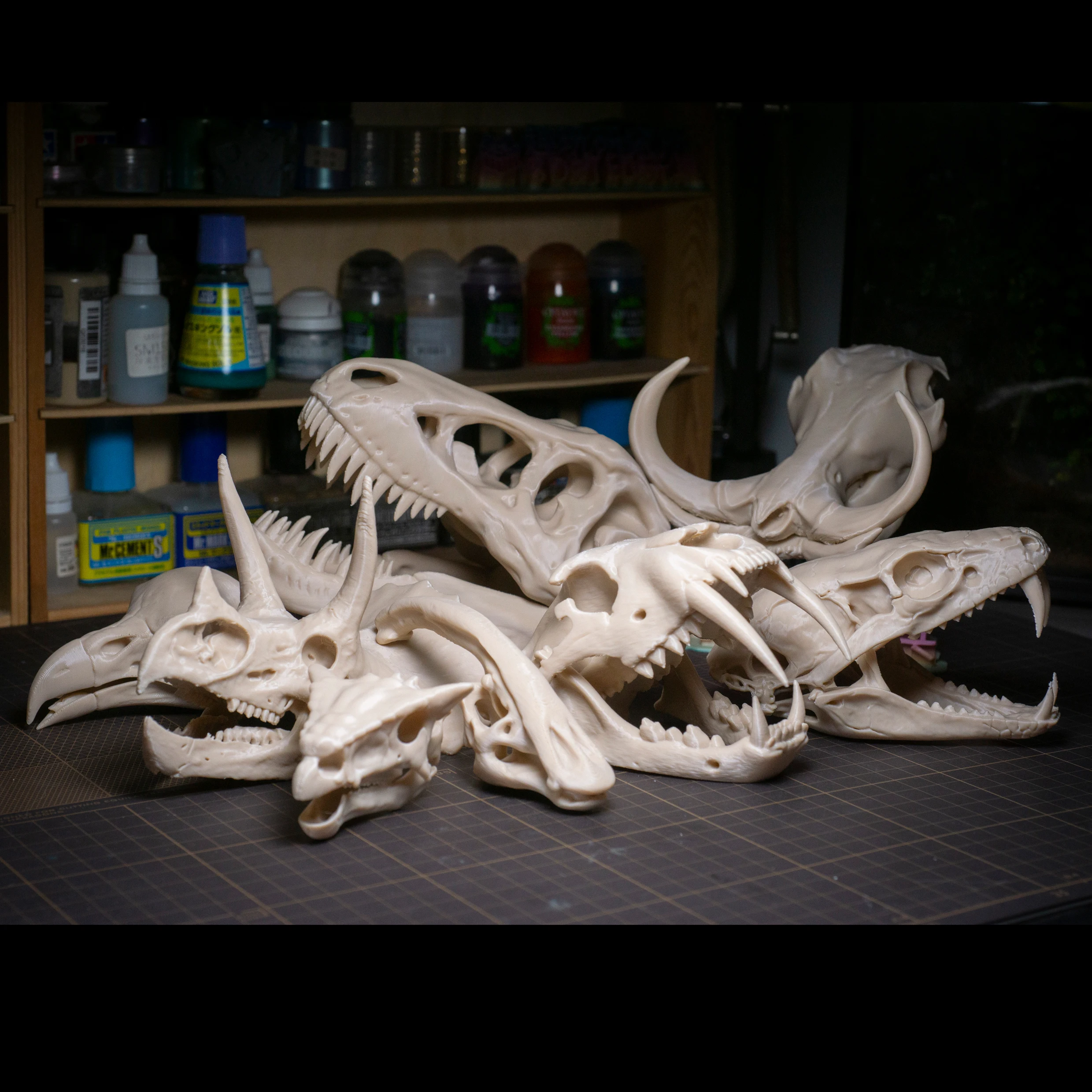 Dinosaur Skull Snake Head Eco-friendly Aquarium Pet Hideout Desert Style Toxic Free Plastic Model for Adult Collectors