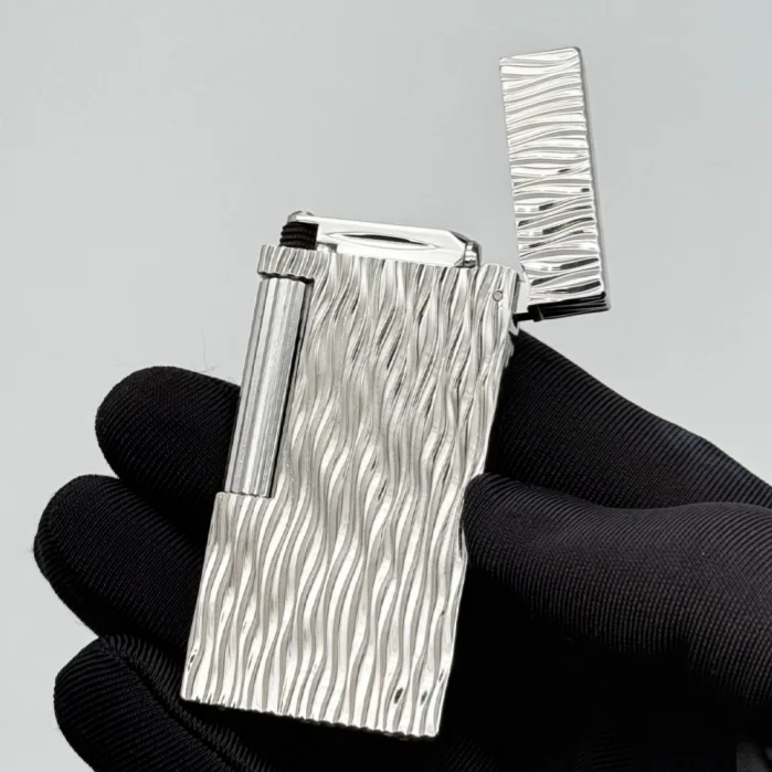 Wave Texture Metal Refillable Gas Lighter, Premium Smoking Gift for Men, Ideal for Birthdays, Holidays and Anniversaries