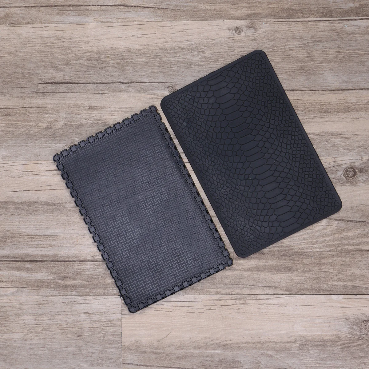 

Anti-Slip Mat For Car Dashboard High Temp Resistant Non-Slip Holds Phones Perfumes Coins Glasses Durable Pvc Grid Design Anti