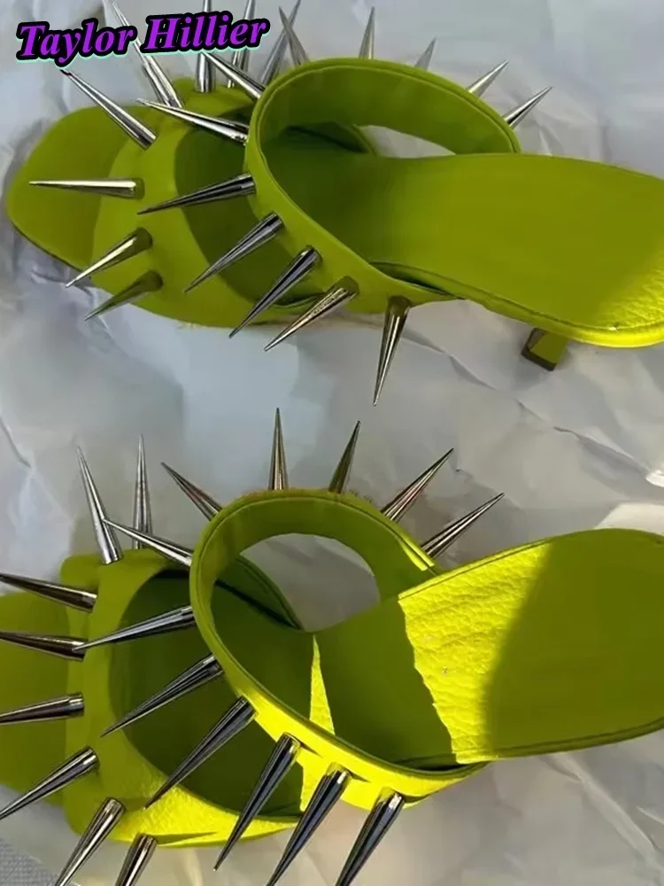 

Зеленые босоножки на каблуке с заклепками и открытым носком, без шнуровки на каблуке, весна-лето, верхняя одежда, туфли без каблука, модельные туфли для свиданий, большие размеры