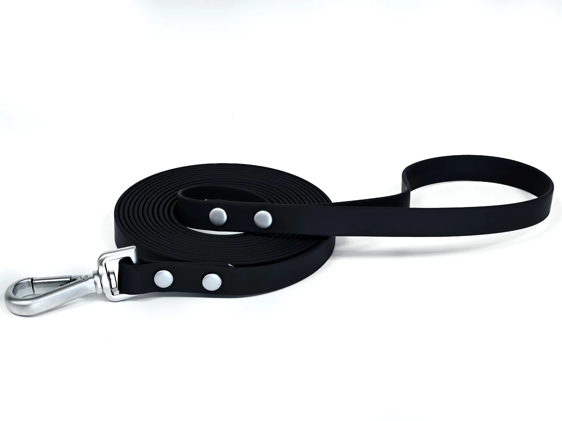 Nietenbesetzte PVC-Hundeleine, wasserdicht, strapazierfähig, Outdoor-Hundeleine, modische Hundeleine für alle Hunderassen