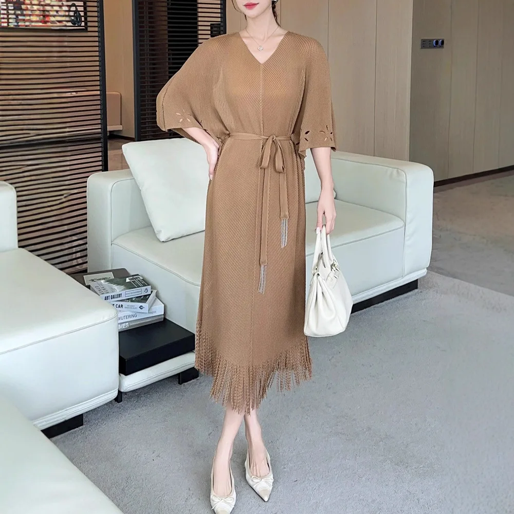 

Miyake Pleated Loose Bat Sleeve V-neck Thin Fringe Hollowed Out Long Dress High-end Temperament Fish Scale Burnt Flower Dresses