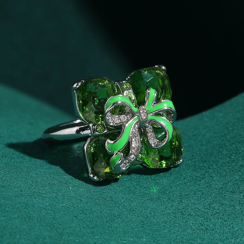 

Vintage Green Crystal Woman Rings Rhinestone Four Leaf Clover Bowknot Elegant Silver Color Luxury Jewelry Quality Design Party