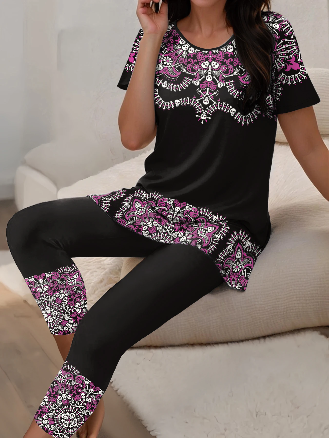 

Plus Size Floral Print Two-piece Set, Crew Neck Short Sleeve Top & Pants Outfits, Women's Plus Size Summer Clothing
