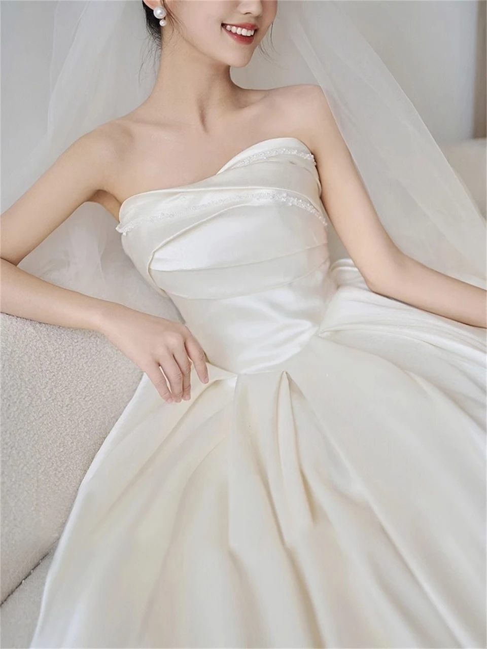 Customized Elegant Satin Strapless Ball Gown Simple Wedding Dresses For Woman 2024 Sweep Train Bridal Gowns vestidos de novia