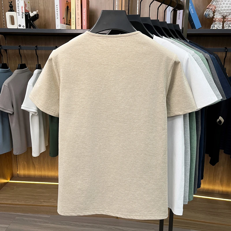 Herren-T-Shirt mit kurzem Arm und V-Ausschnitt, atmungsaktiv, bequemer Stoff für ganztägigen Komfort, lässiger Stil und Alltagskleidung. – Detail 11
