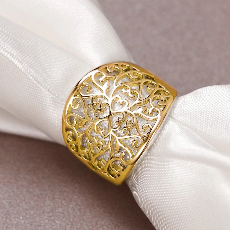Huitan hohl Blumenmuster Frauen Ringe Metall Silber Farbe/Gold Farbe Boho Phantasie weibliche Fingerringe Breitband Statement Schmuck