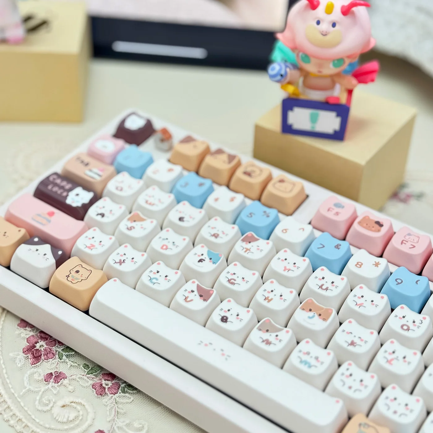 Sea Salt Cats Theme Keycap Set 140key PBT Custom Kawaii Cat Ear Keyboard Cap for Girl MAO Profile KeyCap for Mechanical Keyboard