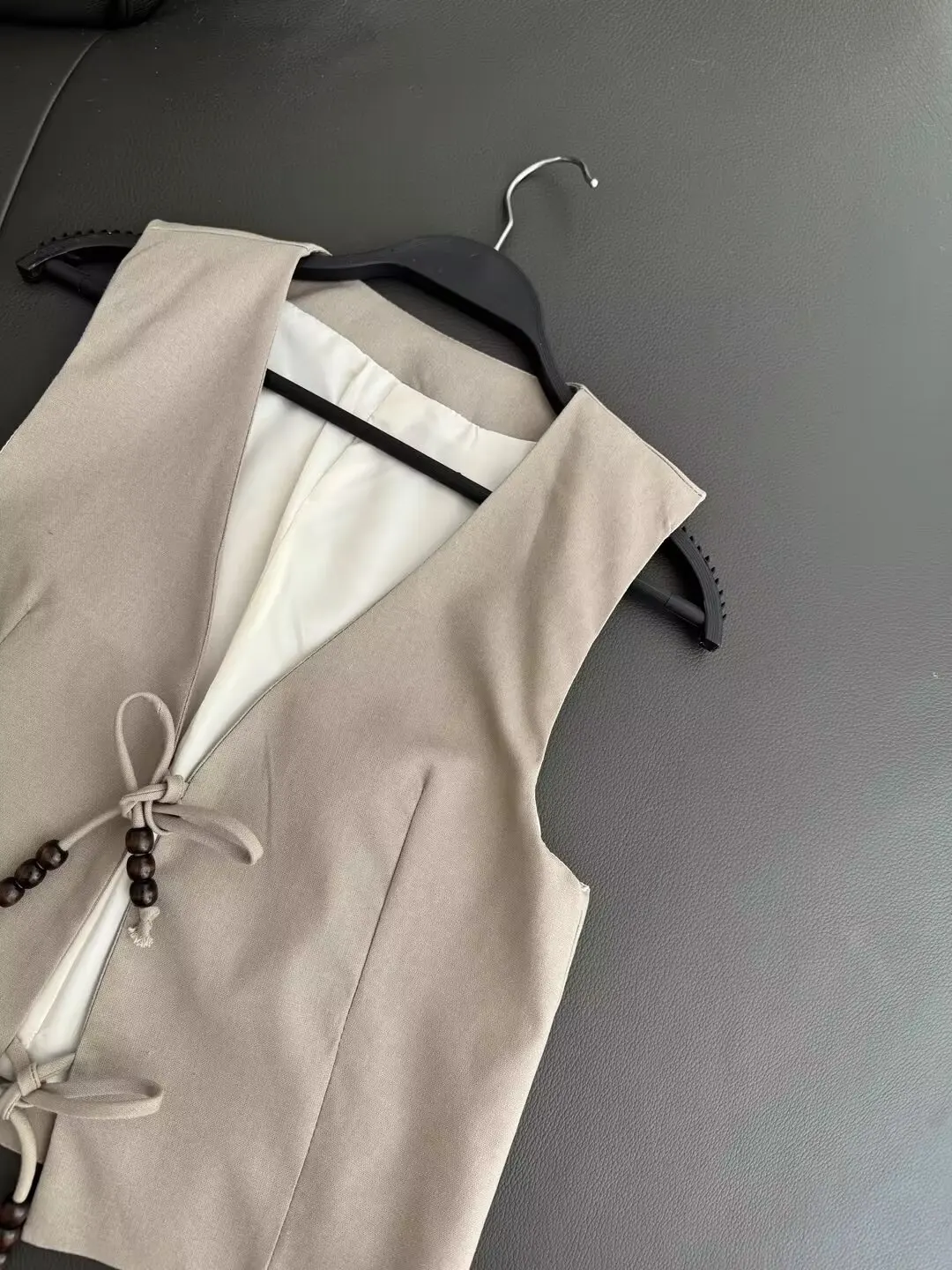 Women's 2024 new fashion bead bow decoration casual linen blended vest coat retro V Neck Button up women's vest chic top