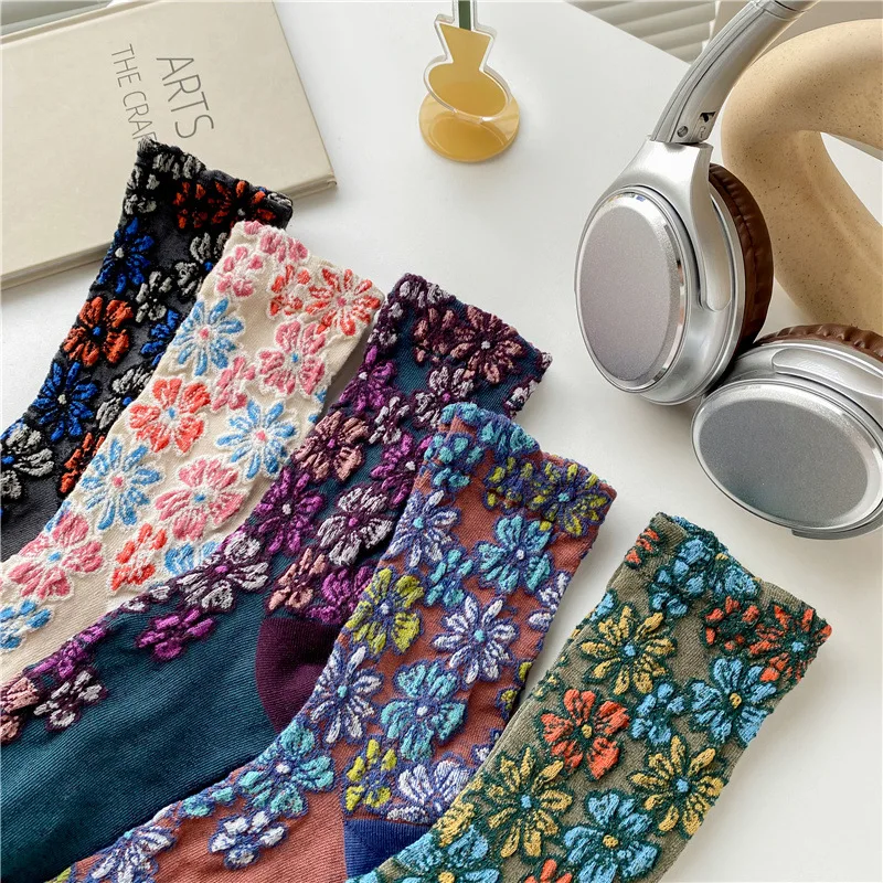 

Floral Embossment Vintage Socks Women Ethnic Harajuku Retro Streetwear Crew Socks Japanese Fashion Sweet Girls Kawaii Cute Socks