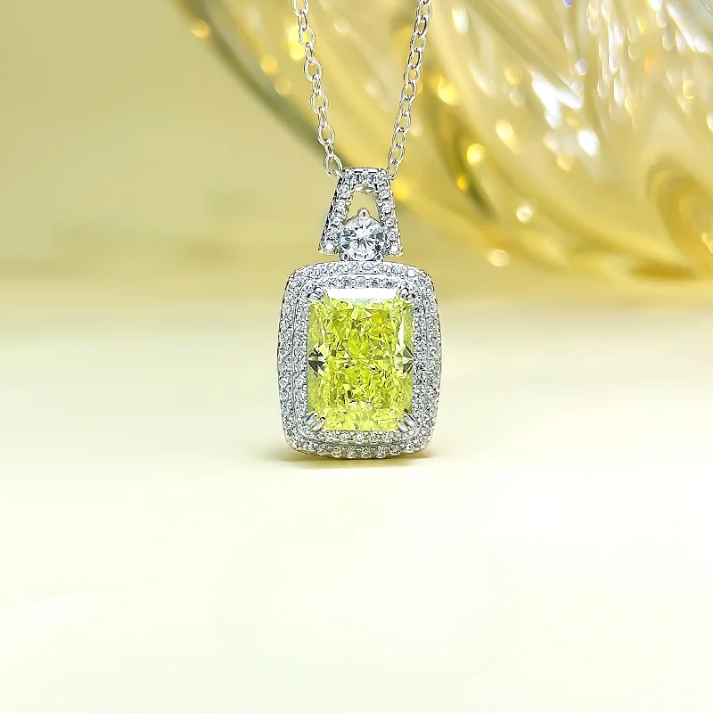 

Fashion and Luxury 925 Sterling Silver Square Olive Green Pendant Inlaid with Imported High Carbon Diamond Wedding