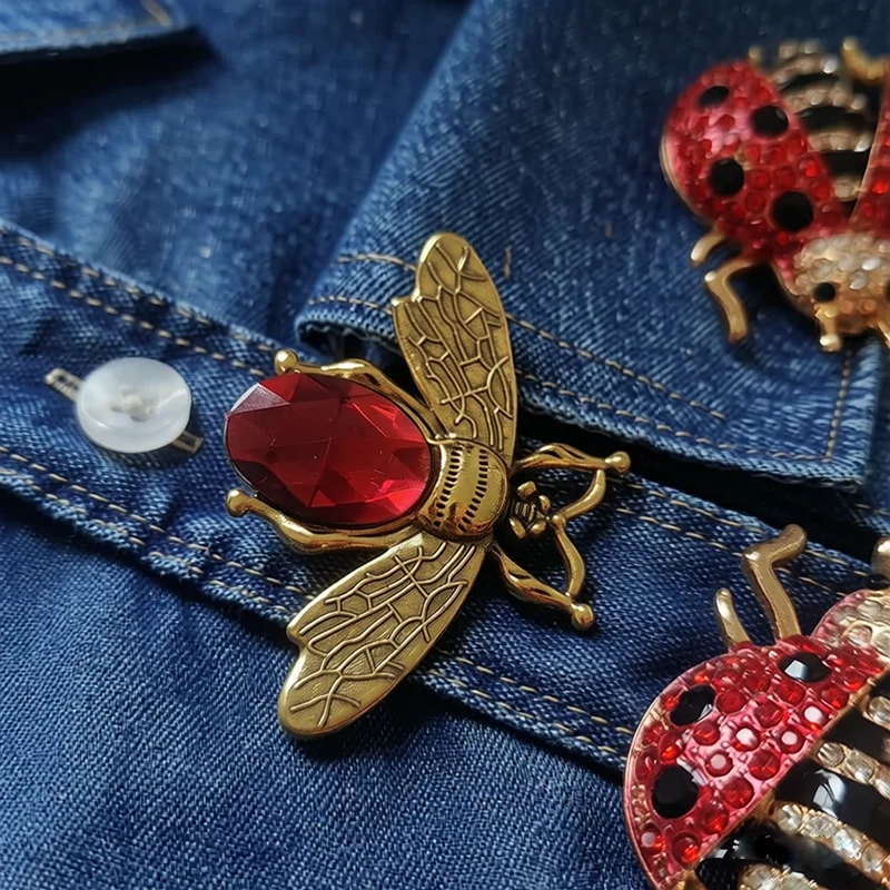 2 adet moda yüksek kaliteli kristal uğur böceği düğme kapakları DIY giyim için dekoratif düğme, alaşım gömlek kol düğmesi dekorasyon