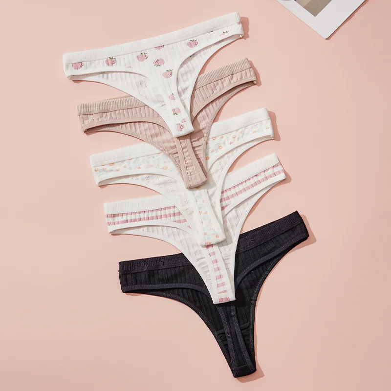 5 عبوات من القطن اللطيف للنساء سراويل داخلية مثيرة بنمط زهرة الفراولة منخفضة الخصر مريحة وناعمة