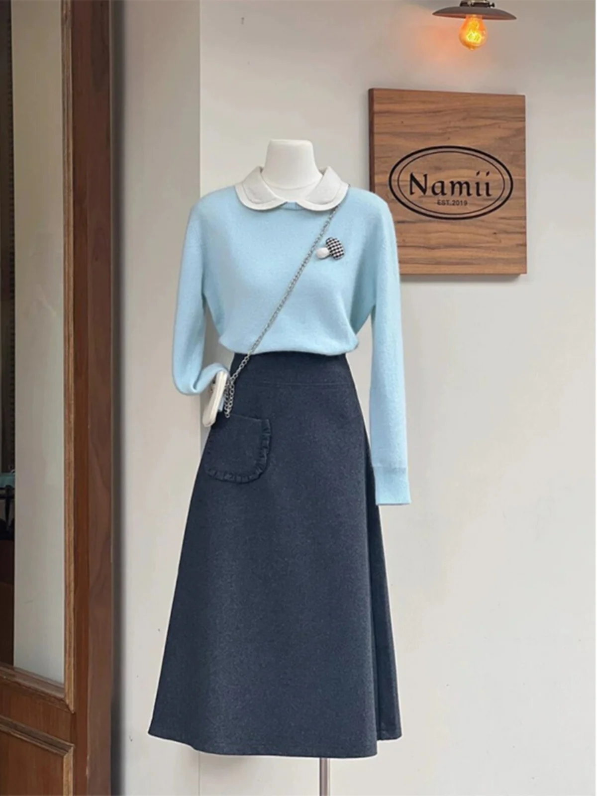 

Синий вязаный свитер с воротником-стойкой для женщин, мягкий и уютный, осенне-зимний, новый дизайн, трендовый свитер с 3D-декором