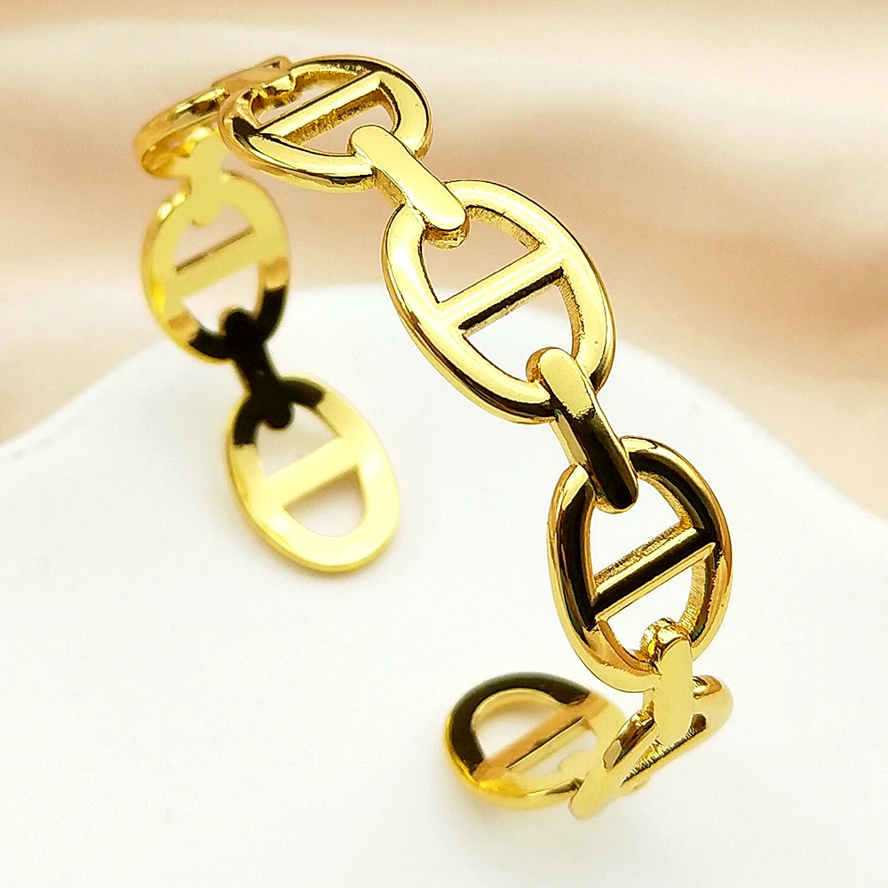 

Stainless Steel Hollow Letter D Open Bracelet for Women Girls Gold Color Resizable Wide Cuff Bangle Jewelry Gift