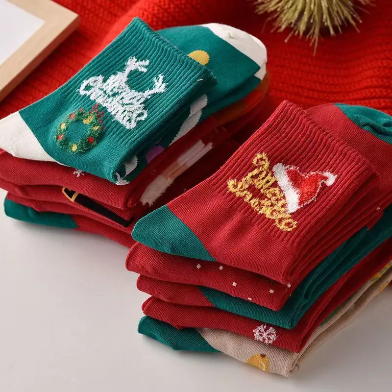 5 Pairs Christmas Stocks with Cartoon Reindeer and Snowman Designs Women's Mid-Calf Cozy Socks Fall Winter Red Cute Socks Set