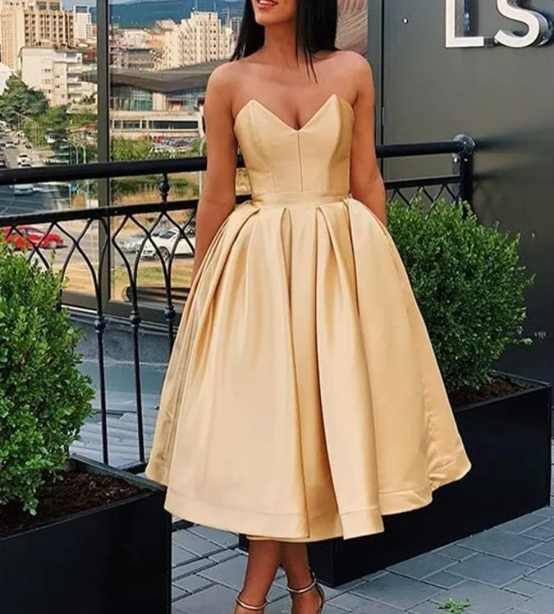 

2024 Women's Sweetheart Strapless Short Prom Dresses Satin A-line Homecoming Dress Spring Evening Party Gowns Vestidos Noche