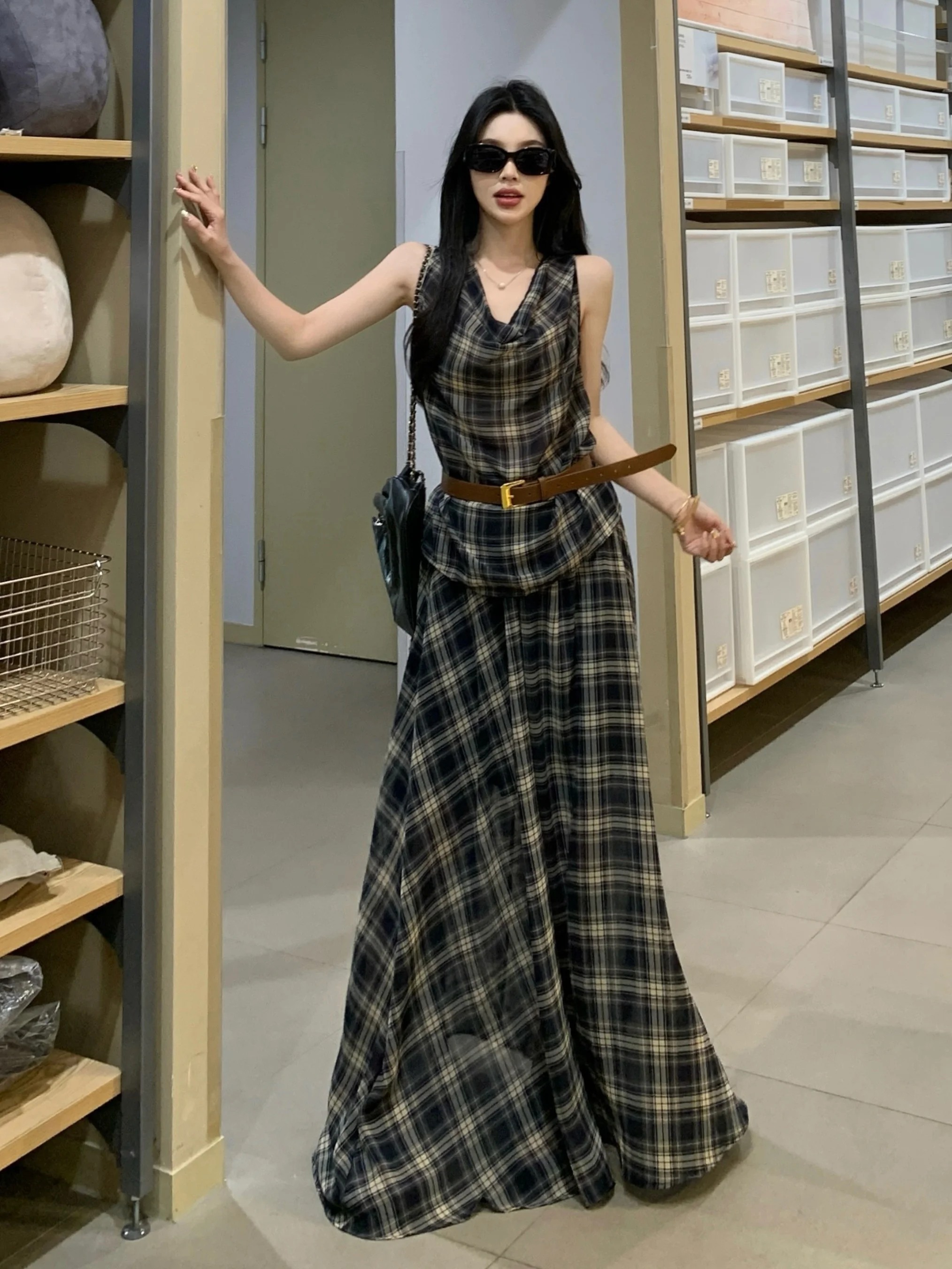 

Slimming Plaid Halter Neck Skirt And Top Set High Waist Women's Fashion Summer Outfit Elegant T-Shirt And Skirt Ensemble