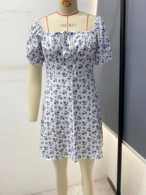 Sommer-Damenkleid mit Blumenmuster, schmaler Taille und Puffärmeln, französisches Kleid