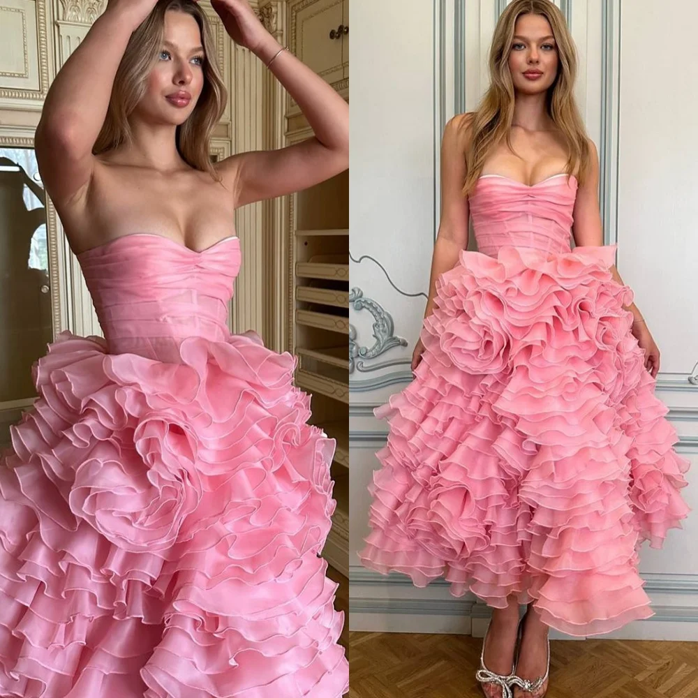 

Customized Sexy Pink Organza Evening Dresses Modern Strapless Sleeveless Homecoming Dresses Luxury Special Occasion Gowns
