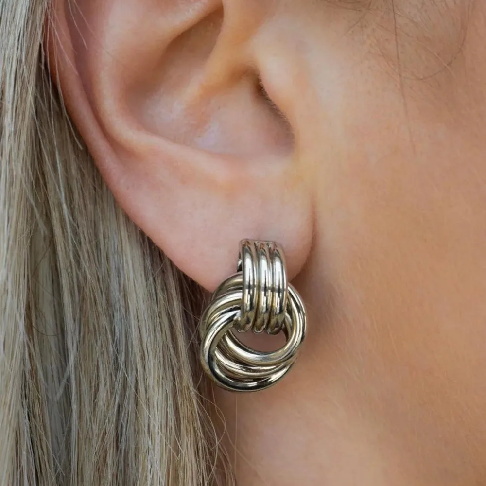 Mariasz Minimalist Gold สี Layered ทองแดง Vintage Triple Knot Plain Big Hoop ต่างหูสําหรับผู้หญิง Huggies Party เครื่องประดับของขวัญ