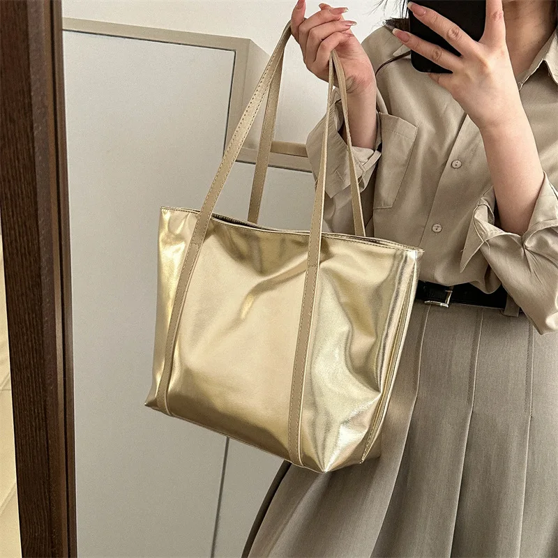 

2025 Ladies Versatile Commuting Tote Bags Fashion Golden Silver Large Capacity Casual Handbags Daily Shopping Tote Bag For Women