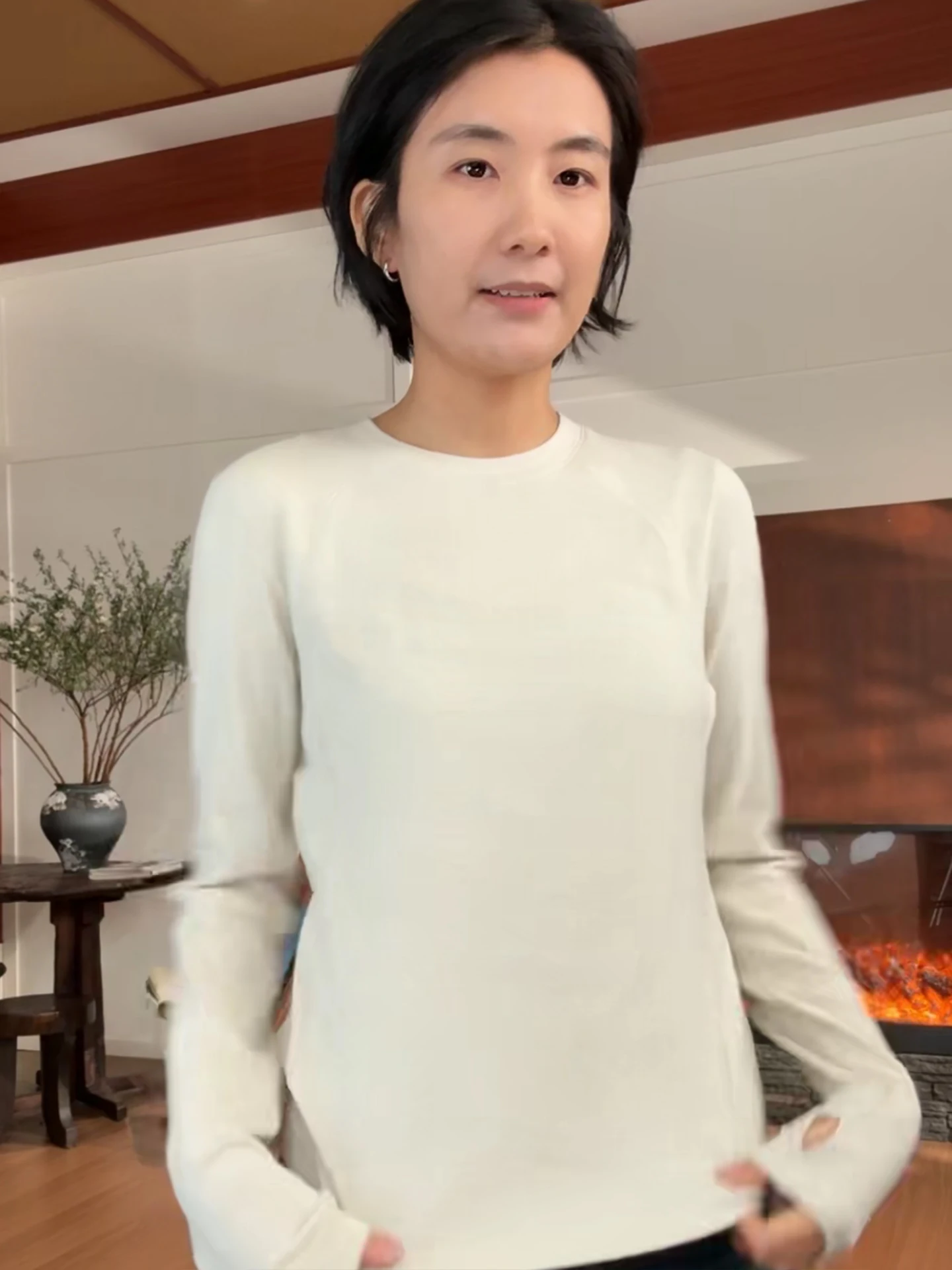 

Warm Base Layer irt round Ne Slim Fit Inner Wear Top Beige Color Spring New Arrival High End Feeling Ladies T-irt