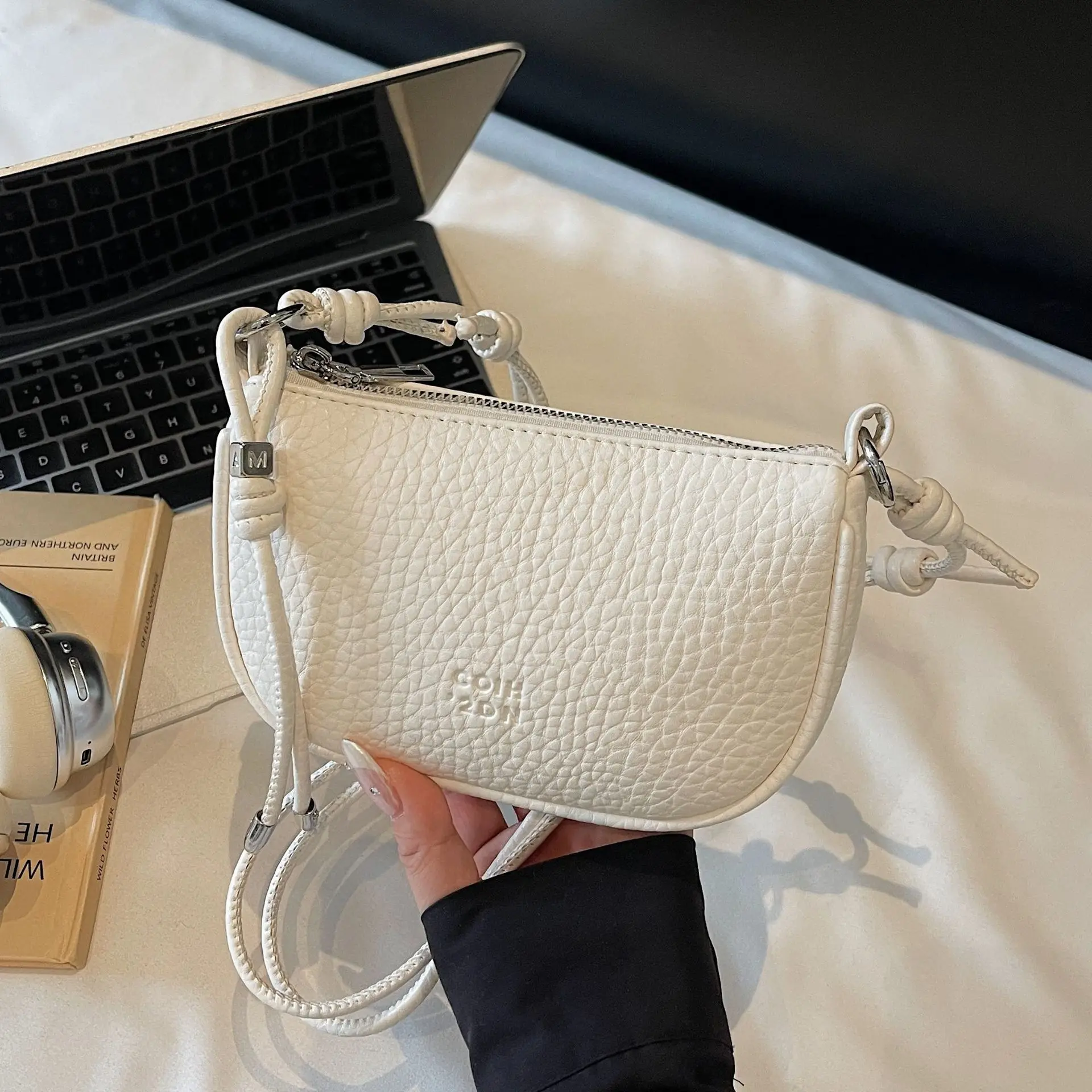 

Korean Simple Soft Leather Mini Shoulder Bags Solid Color Versatile Daily Commuter Phone Purse Women Fashion Crossbody Bag